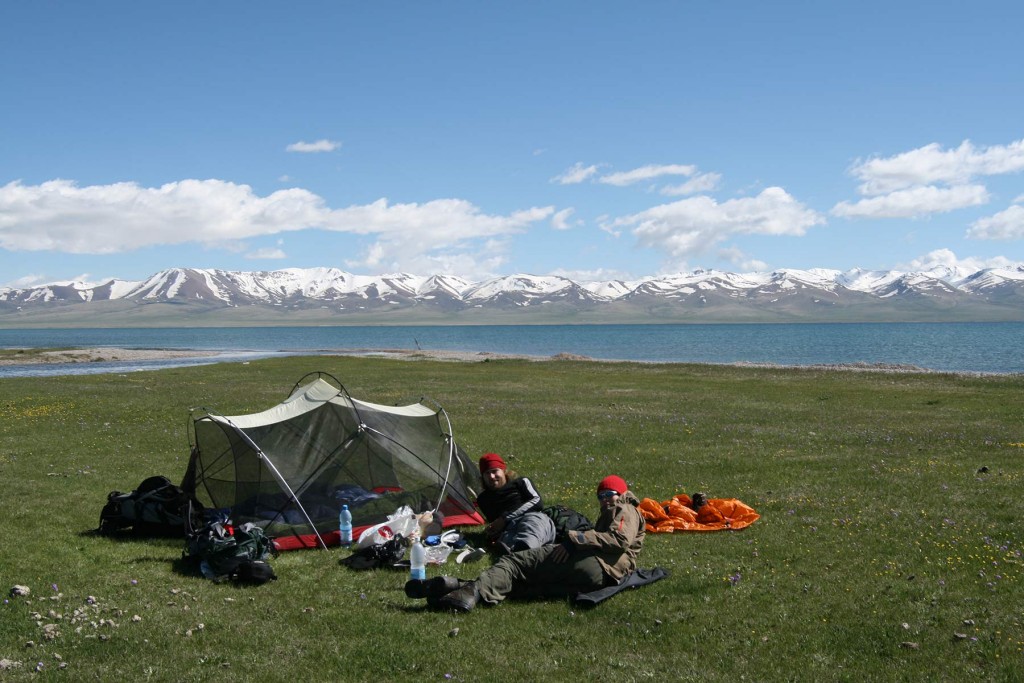 Godt vejr på tur i Kirgisistan! En tidligere generation af MSRs Mutha Hubba uden oversejl. Foto: Frank Wiwe.