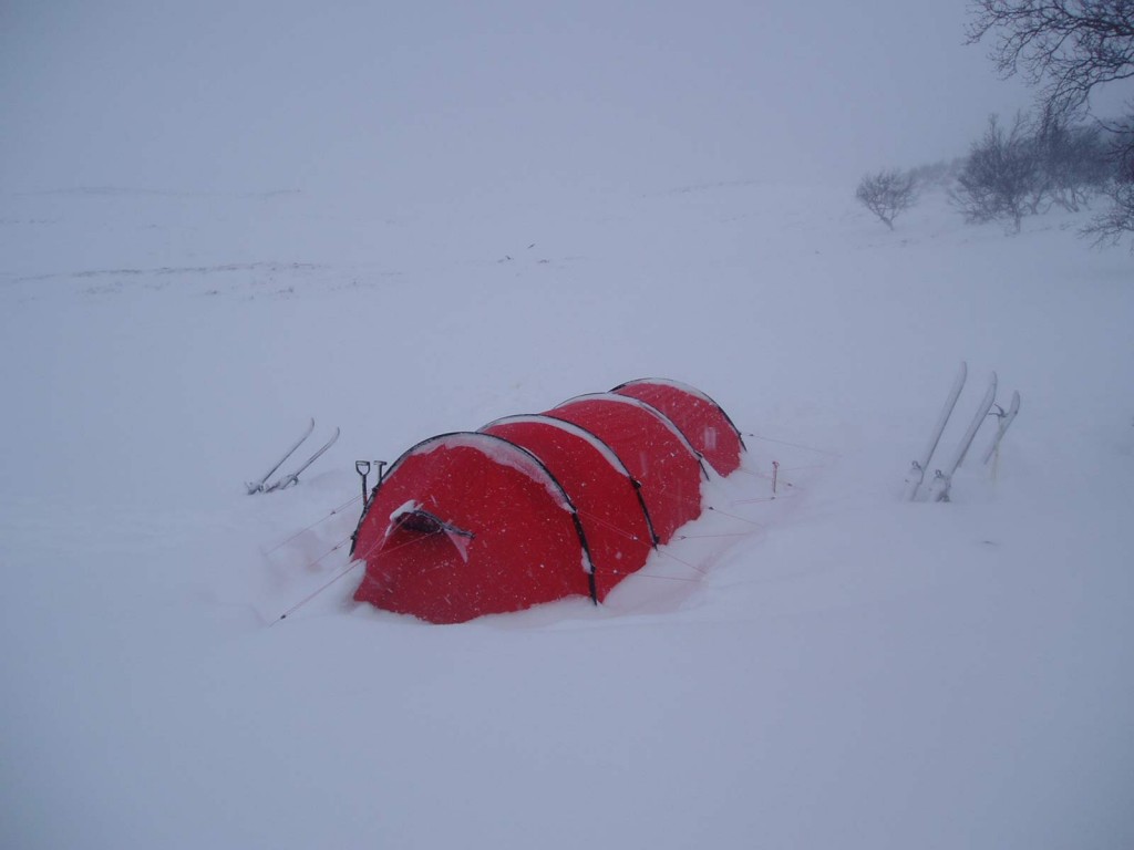 Hileberg Keron 3GT i hårdt vejr på vintertur.