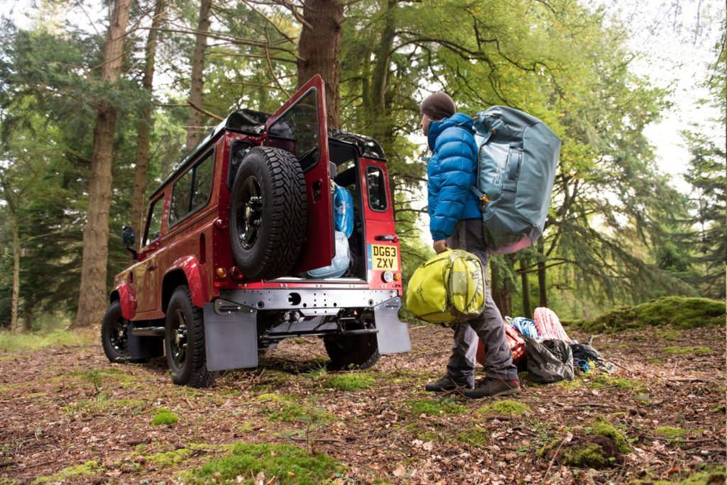 Duffelbags kan bruges til at pakke mere eller mindre alt, og er perfekte til længere rejser, ture og ekspeditioner . Foto: osprey.
