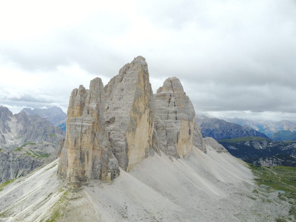 De imponerende Tre Cime di Lavaredo med den enorme Cima Grande i midten. Foto: Kenneth Jensen.