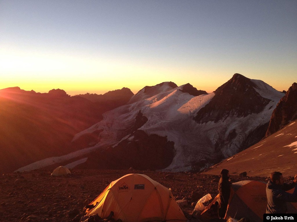 Aftenstemning i lejr 1 (5350m) (Foto: Jakob Urth.