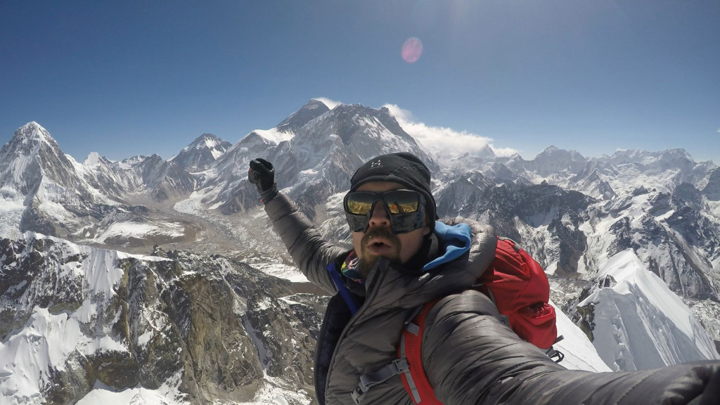 Rasmus på toppen af Lobuche East. Foto: Rasmus Kragh.