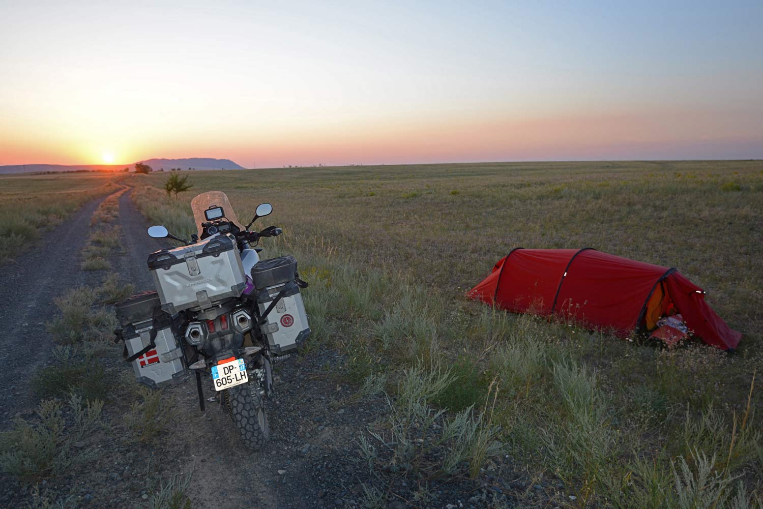 Jorden rundt på motorcykel. Del 3: Udstyr.