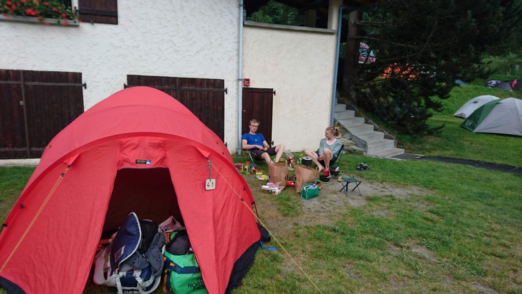 Teltplads på campin Les Arolles i Chamonix. Foto: Mathias Pape.