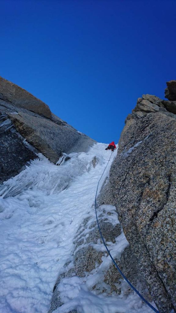 Emil fører an i Couloir Chéré. Foto: Mathias Pape.